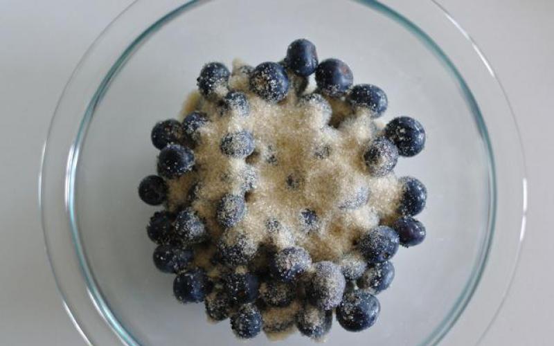 Как быстро заготовить малину с сахаром на зиму: способы без варки и с термической обработкой Как сделать протертые ягоды